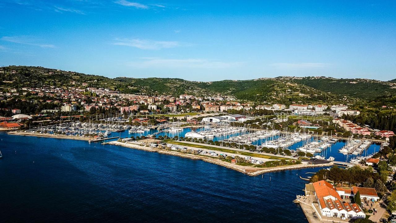Hotel Floating House Bravia Portorose Esterno foto