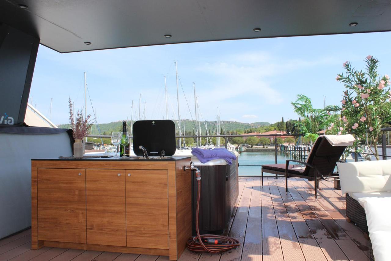 Hotel Floating House Bravia Portorose Esterno foto