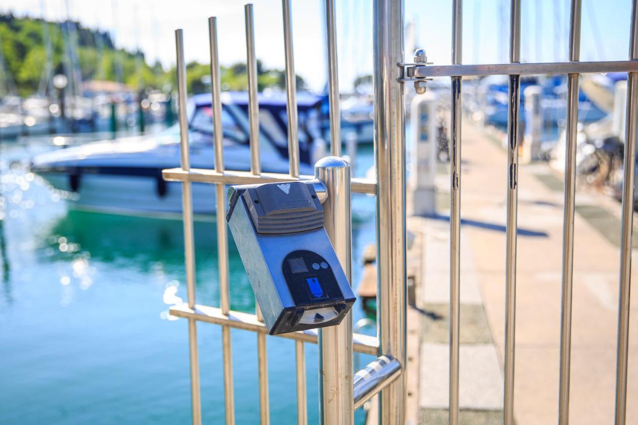 Hotel Floating House Bravia Portorose Esterno foto