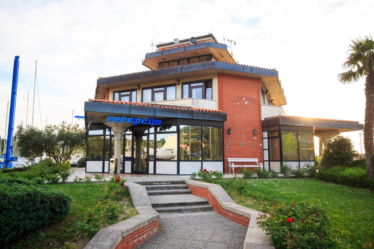 Hotel Floating House Bravia Portorose Esterno foto